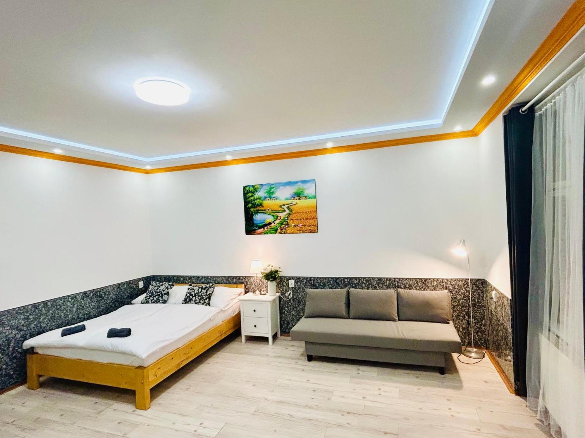 Modern Spacious Apartment In Center Praga Exterior foto